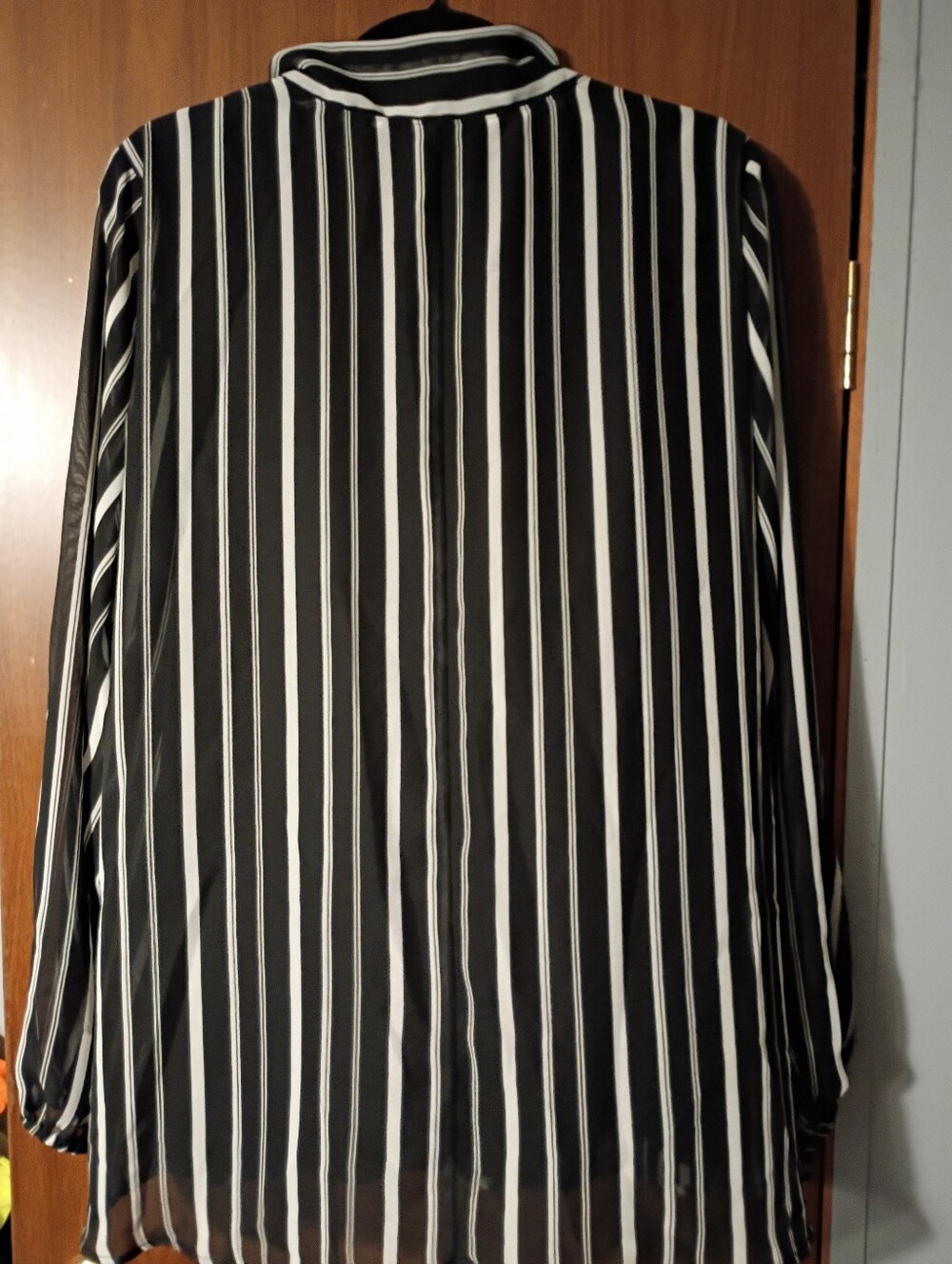 2 Plus Size Tops - 3X & 22 - Picture 6 of 6
